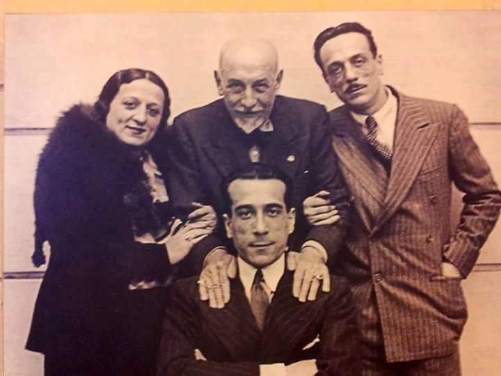 24 agosto 1903 Nasceva il grande Peppino De Filippo. (Nella foto con i fratelli Titina e Edoardo ed il Premio Nobel Luigi Pirandello)