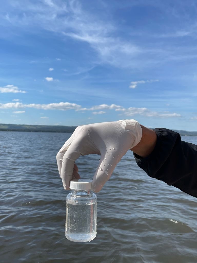 Hugobie's tweet photo. Milagro? O trabajo?
El lago Ypacarai  con calidad de agua excelente para esparcimiento!!! https://t.co/m5RhkRc8Rh