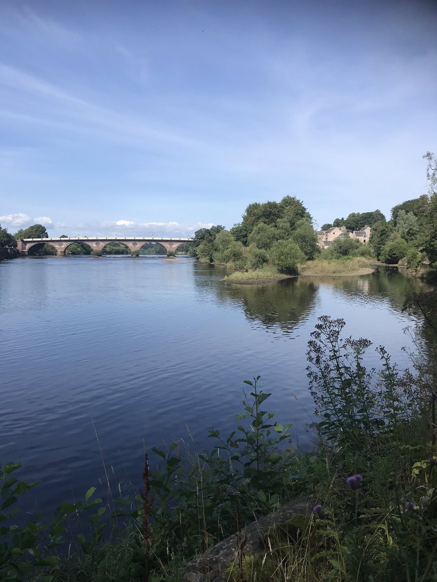 MoragSievwright's tweet photo. A lovely spot to eat my lunchtime roll earlier. Near Rodney Gardens on my way home from work #beautifulPerth https://t.co/IEP7QVAMNZ