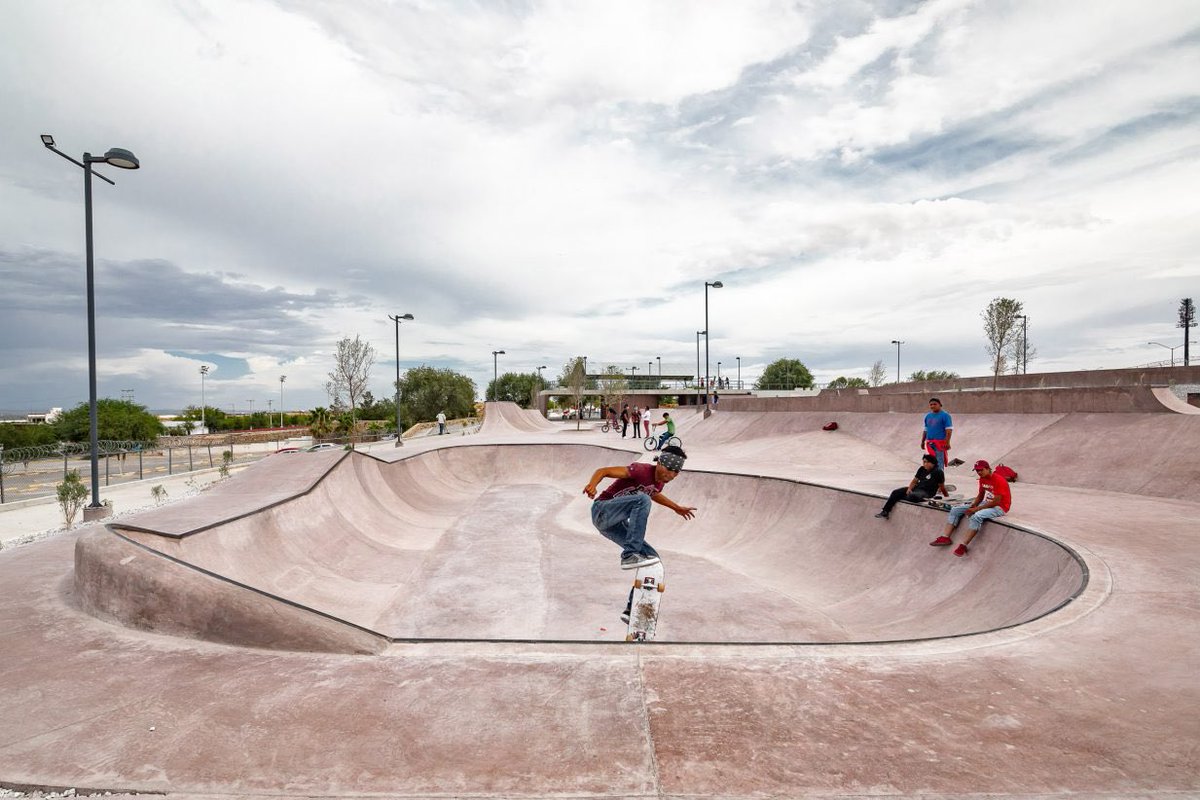 thebiennial's tweet photo. La Duna: the new public #skatepark
with the objective of expanding a highly marginalized migrant community in the border town of #CiudadJuarez.

Read more: https://t.co/4Mqc1Px0Tl

#AmericasArchitecture https://t.co/4WXlKdHhAF