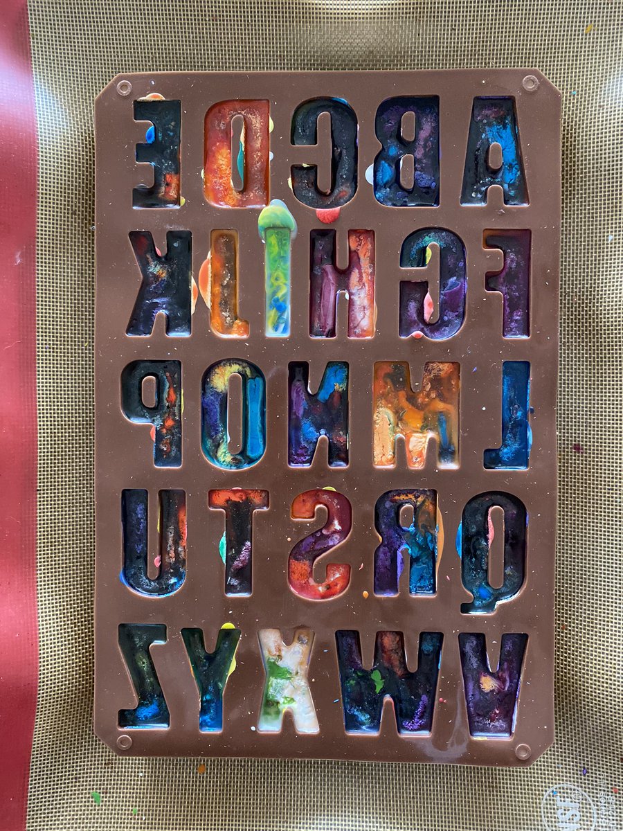 MissJenJ2U's tweet photo. Melting crayons and making letters! #artteacher #elementartyart #artk5 https://t.co/rvE37iYNFw
