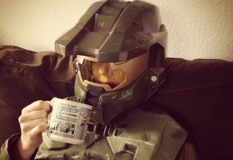 Sugar Gamers readers, please allow me to introduce you to a woman who inspires me as a Halo fan, the utterly fabulous Lena Sänger.

snip.ly/n0phv0