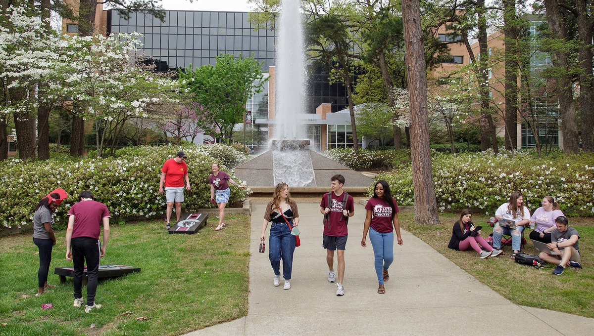UALR's tweet image. UA Little Rock will hold a welcome event for first-generation &amp;amp; transfer students, today 4-6pm in the DSC.

Grab some food and find out more about our peer mentor program and other resources.

#FirstGenStudent
ualr.edu/news/2021/08/1…