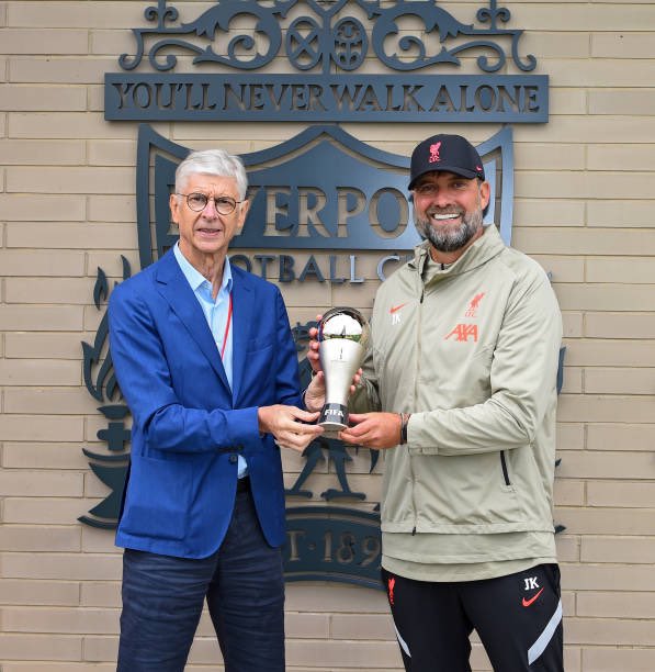 _bubblxs's tweet photo. Mr Wenger popped by for a visit 🥰 https://t.co/w79GSOy9sz