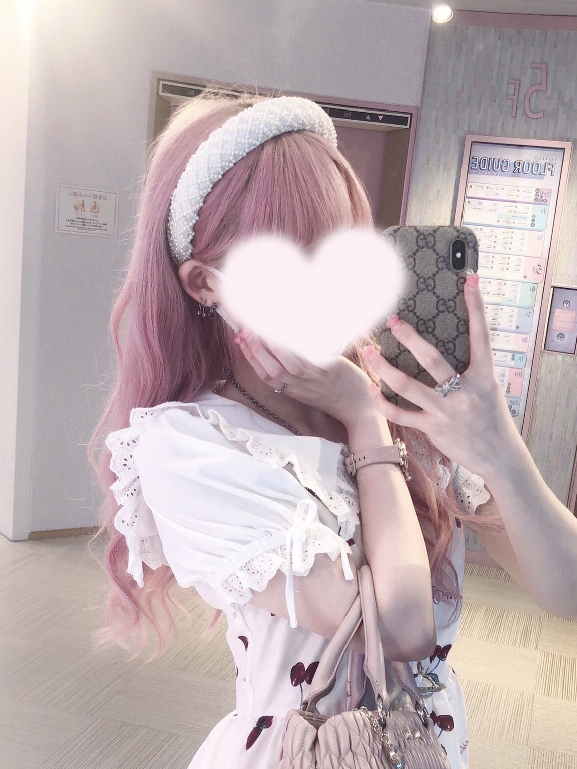 ｲﾓ ピンクシャンプー使ってもめっちゃオレンジなんだが って人はロイドのピンクシャンプーとエンシェールズのムラシャンを２ １の割合で混ぜて使ってみて ロイドの泡立ちと色持ちの良さはそのままで難点のオレンジみだけをエンシェールズのムラシャンが