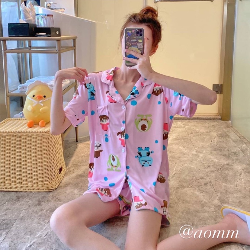 aomm tweet media