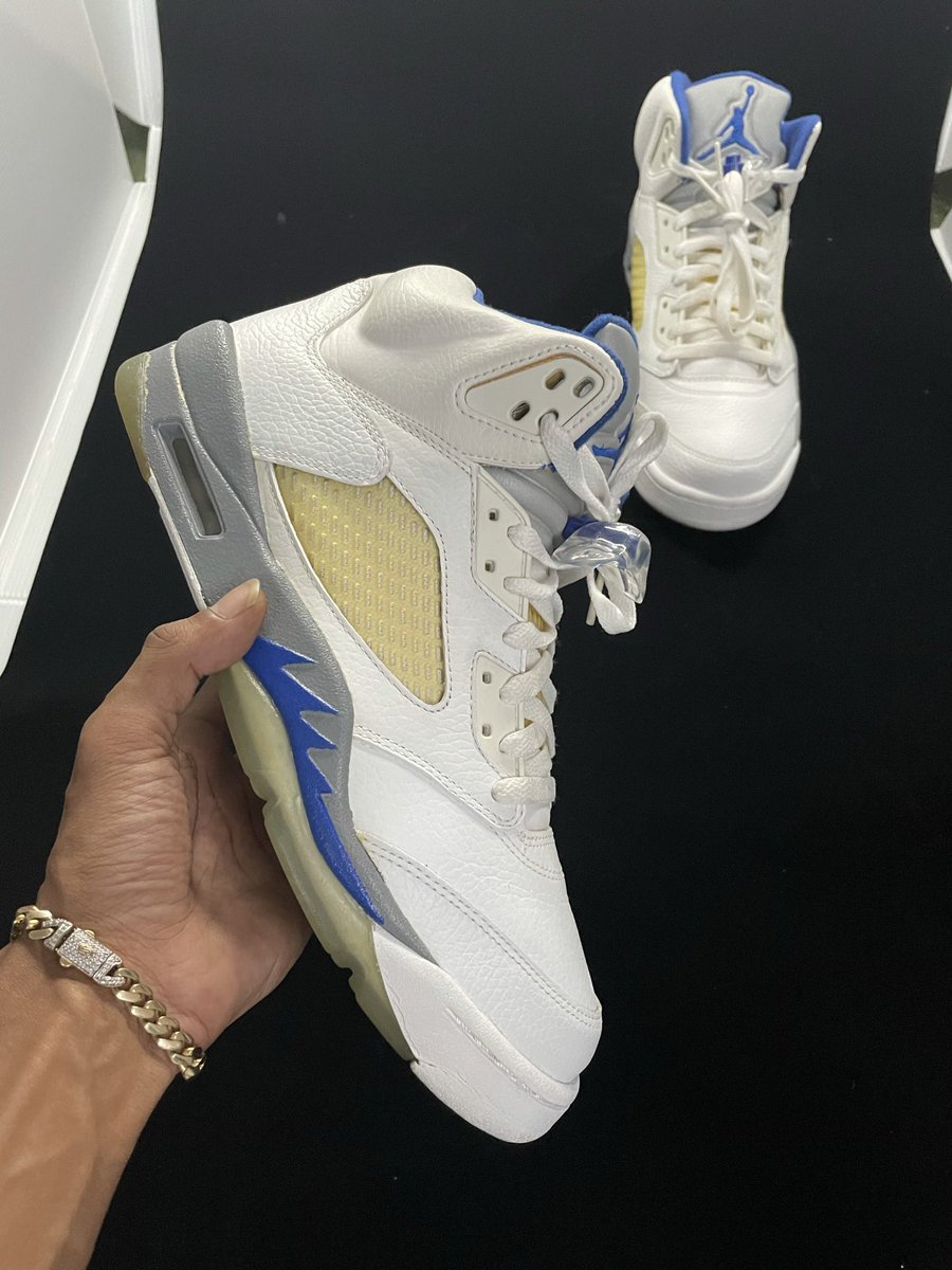 IsThatAntt's tweet photo. We May Have The Same Kicks But Mine Are OGs .. We Not The Same https://t.co/4OO8NzVXQ1