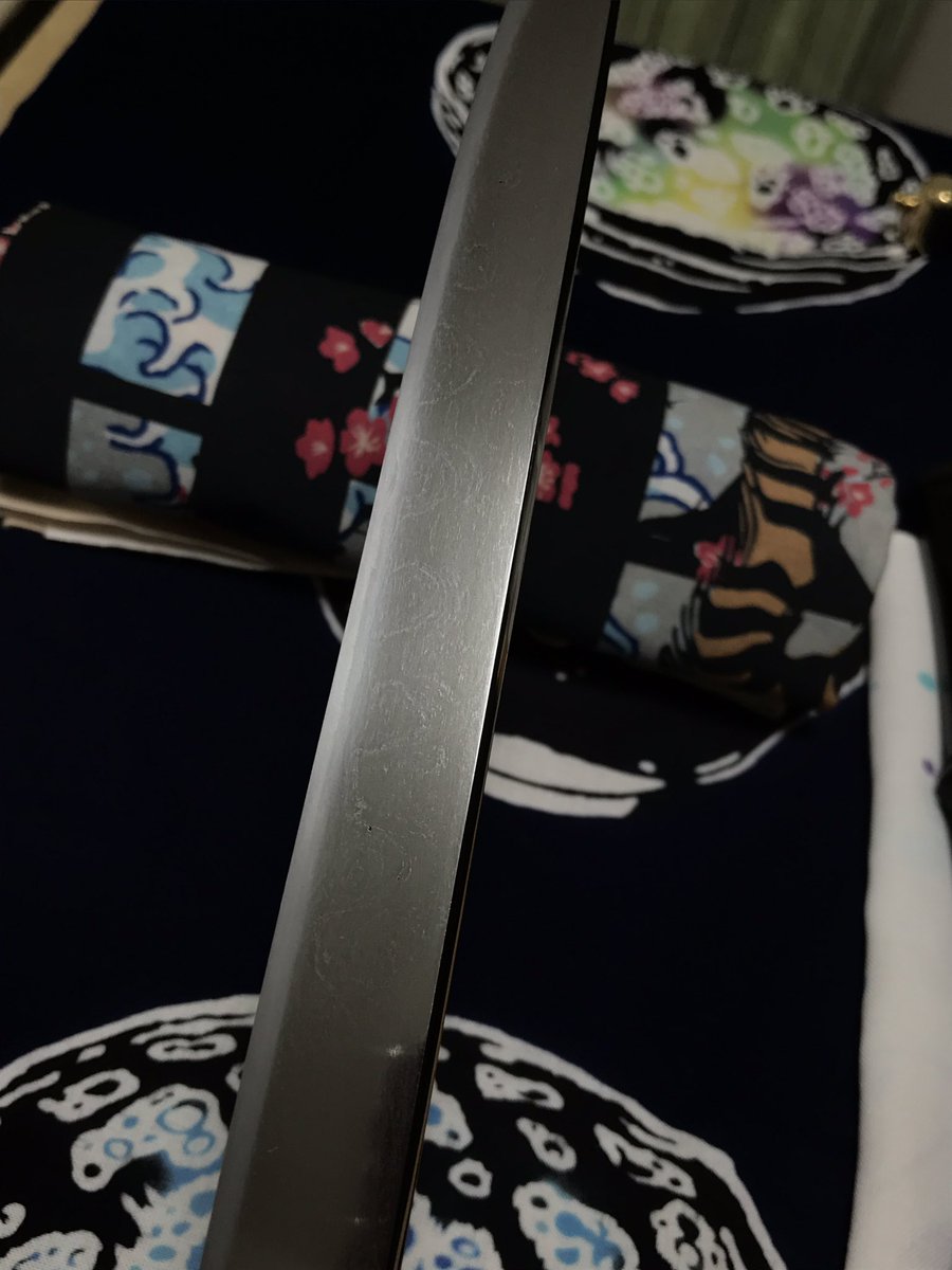 fujitsurugi's tweet photo. ご紹介致します。
此度我が家にいらっしゃいました短刀様方です。
ようこそ御出で下さいました。

短刀の月山さんと拵えの鷹の羽さんです。 https://t.co/r4IzPgt1RJ