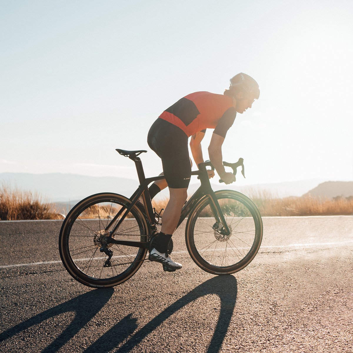 lookcycle's tweet photo. More technology for more aerodynamics 🦾

High-quality carbon composition and a new manufacturing technique, make the 795 BLADE RS one of the best road bikes we produced 👊🏼

#lookcycle #rideyourdream #carbon #performance #bikes #cycling #roadcycling https://t.co/ffxH1nivka