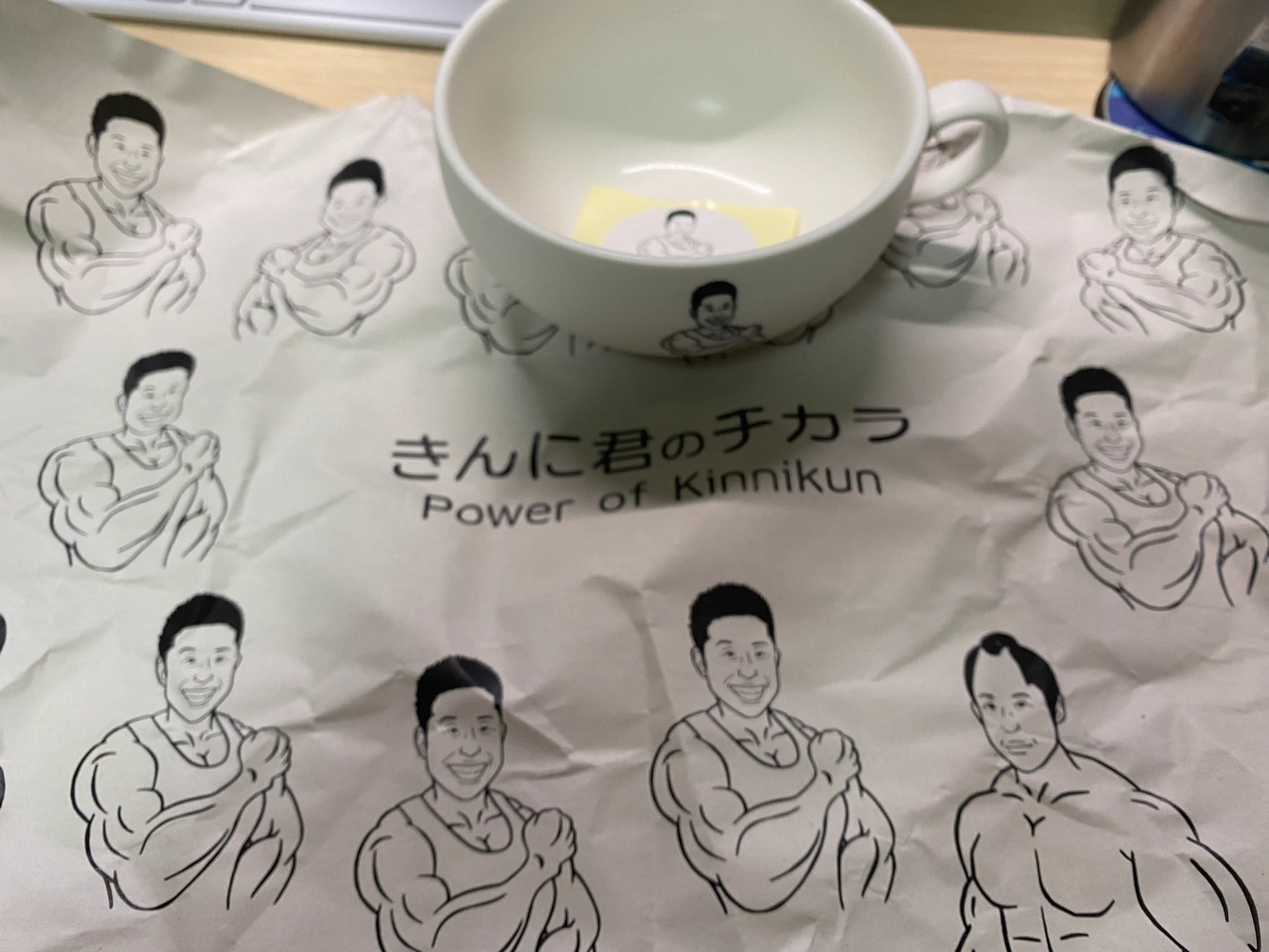 きんに君シールを傷つけたくない！と思ったら、中にちゃんと入れてた優秀な運営！