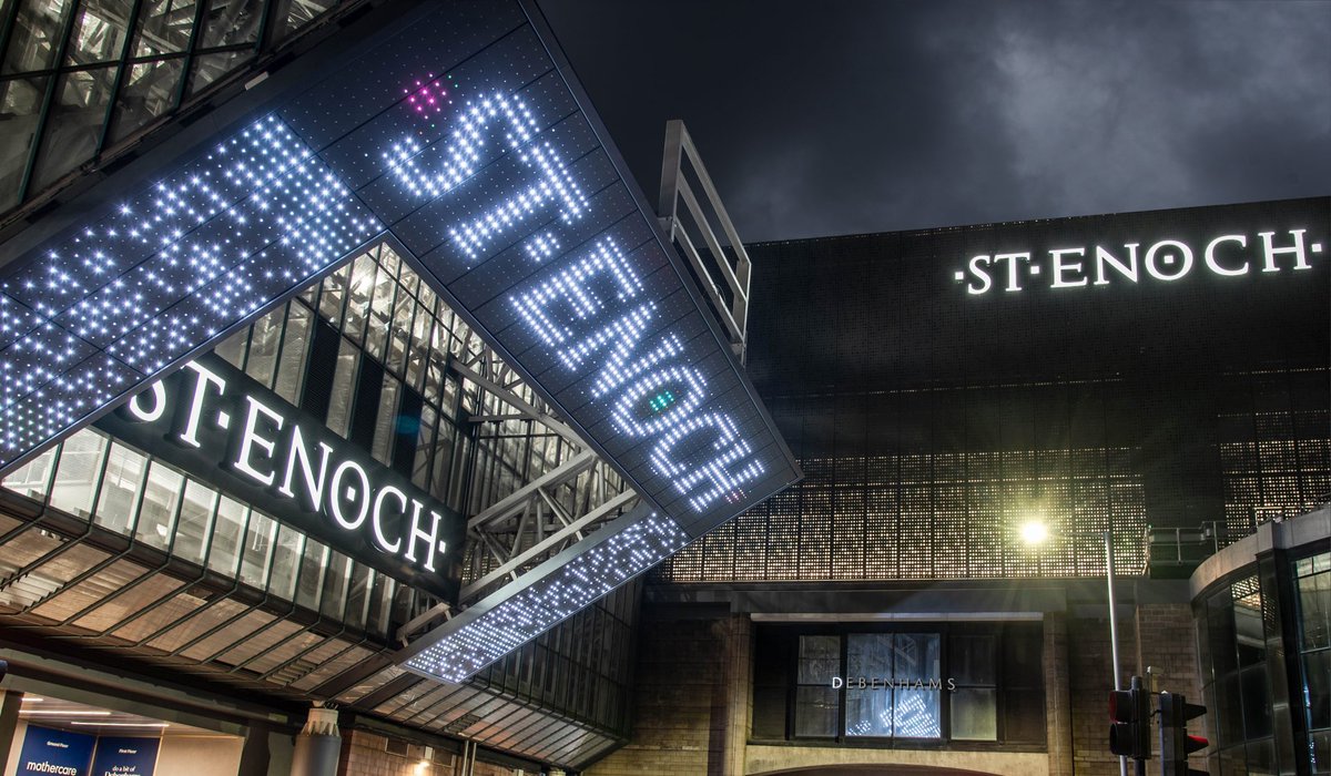 The main entrance of St. Enoch in Glasgow is well lit to receive its customers! The LED media display makes this entrance to be alive all the times
#matchprojects #lightingdesign #lighting #architecture #shoppingcenter #stenoch #glasgow #sovereigncentros <a href="/benoyglobal/">Benoy</a> @trykaled