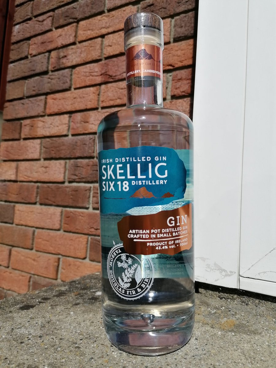 Doc10011's tweet image. Now this is a good gin. Many thanks for the solo visitor tour @SkelligSix18 #gin #skellig