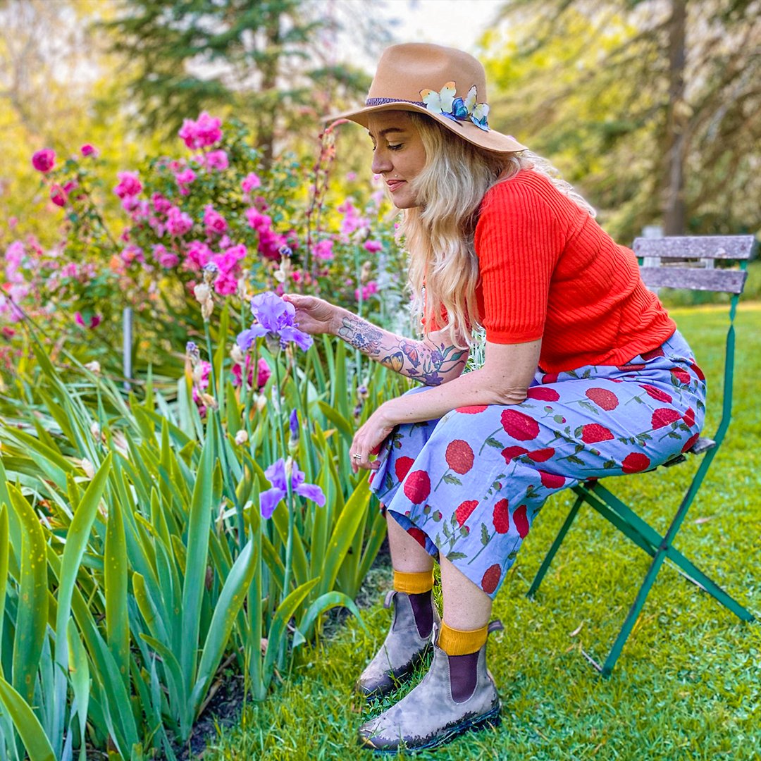 We invite you to connect and share using the hashtag #BackToNatureAU. This week: Pay deep attention to a flower, then share a photograph or drawing of it 🌻

Back To Nature - Stream now on ABC iview or Tuesdays 8pm on ABC TV: ab.co/BackToNature