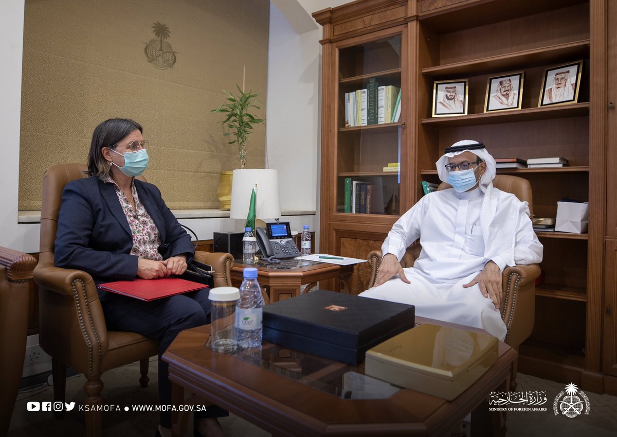 #الخارجية_اليوم | وكيل وزارة الخارجية للشؤون السياسية والاقتصادية السفير #عيد_الثقفي يلتقي القائم بأعمال سفارة مملكة #النرويج لدى المملكة السيدة سيجني جورو جيلن، ويستعرضان العلاقات الثنائية بين البلدين وسبل تطويرها، والموضوعات ذات الاهتمام المشترك