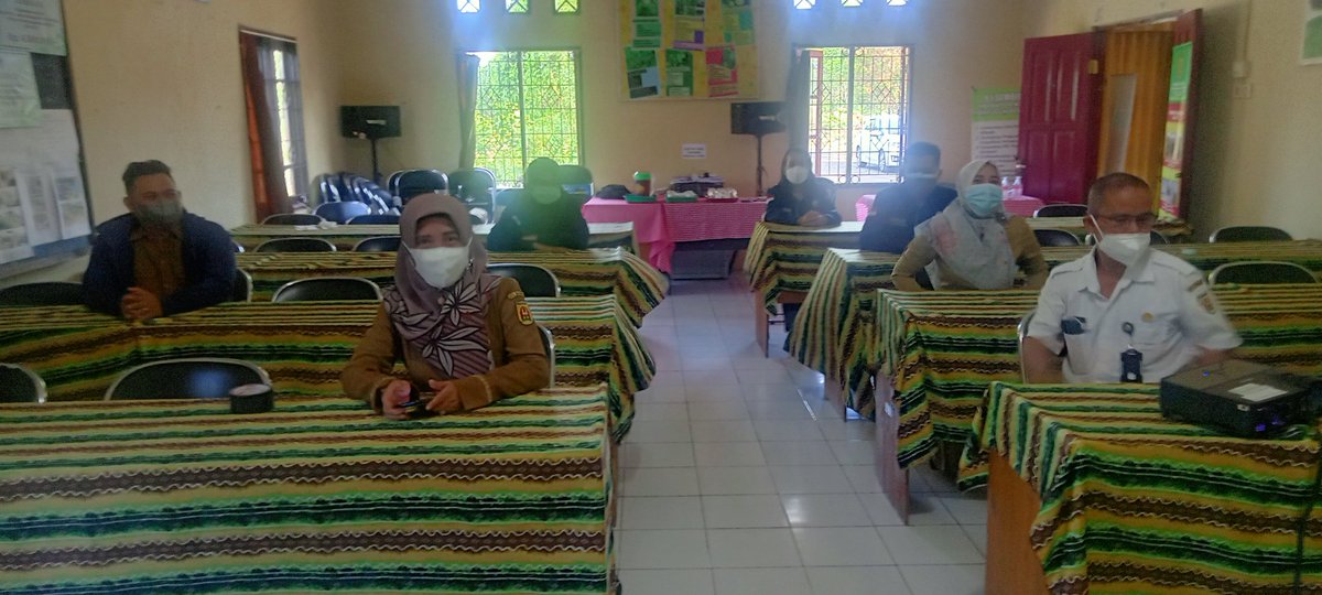 F4hrurRazi's tweet photo. Selasa (24/08), Fahrur Razi, Luhkan Kota Banjarbaru, menjadi Fasilitator dalam Supervisi dan Latihan pada Penyuluh Pertanian di UPT BPP Cempaka ttg Budidaya Ikan di Pekarangan (Urban Aquacultur). #GiatLuhkanSatminkalBWI #luhlapor #KtBjrBaru
@bppp_banyuwangi @brsdm_kp @puslatluhkp https://t.co/ss6LKyMcls