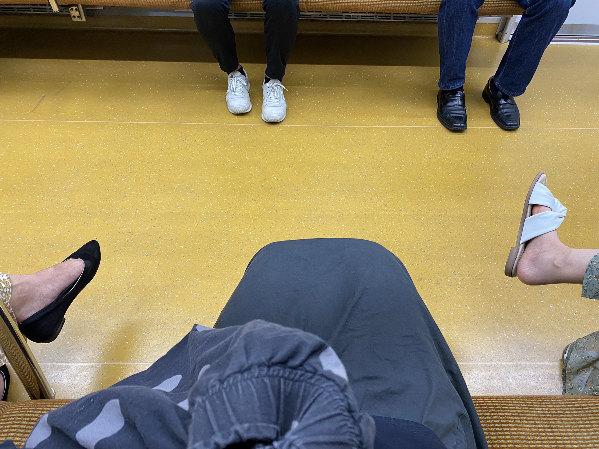 Twitter 上的 芝原チヤコ 私これ嫌いなんだよ やめてよ 足組む 人に足向ける T Co Hopnl6okeu Twitter Twitter 上的 芝原チヤコ 私これ嫌いなんだよ やめてよ 足組む 人に足向ける T Co Hopnl6okeu Twitter