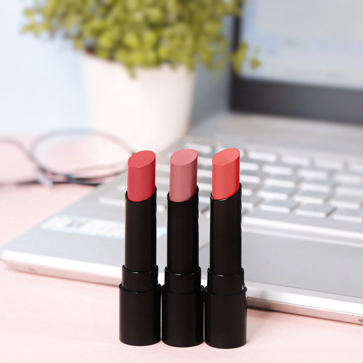 SpektaCosmetics's tweet photo. If only we could play with lipsticks all day at our workstations! This #stunning All Day Lipstick Combo is meant to be taken to work. Three shades that compliment all work outfits, all day, everyday!
#Spektacular #Vegan #CrueltyFree 
Shop at- https://t.co/pipIV8xB5j https://t.co/IFumkOFTX7