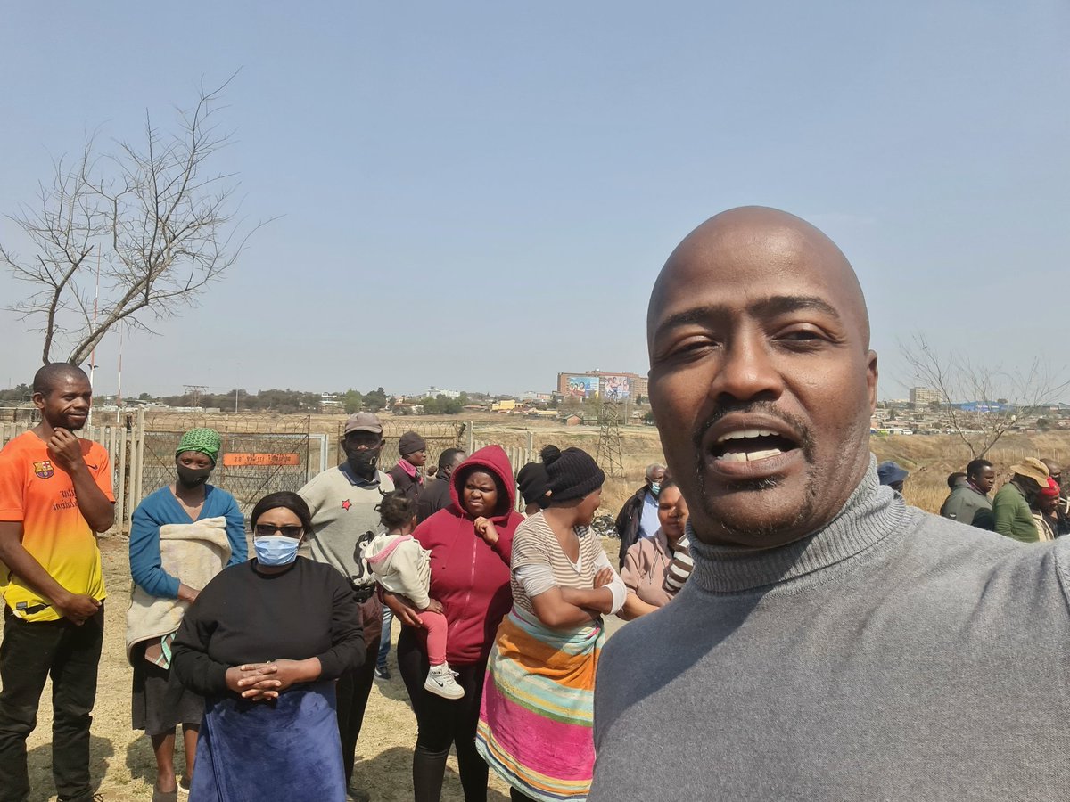 tsepomhlongo's tweet photo. I'm with Diepkloof residents at the eskom sub station. It is now 2 months without electricity @SowetoEastDA
#WeGetThingDone watch the space @Eskom_SA has adhere to the Bathu Pele Principle. Community will have electricity!!! Thanks to Brian Ndubane https://t.co/GZfHNAvdfL