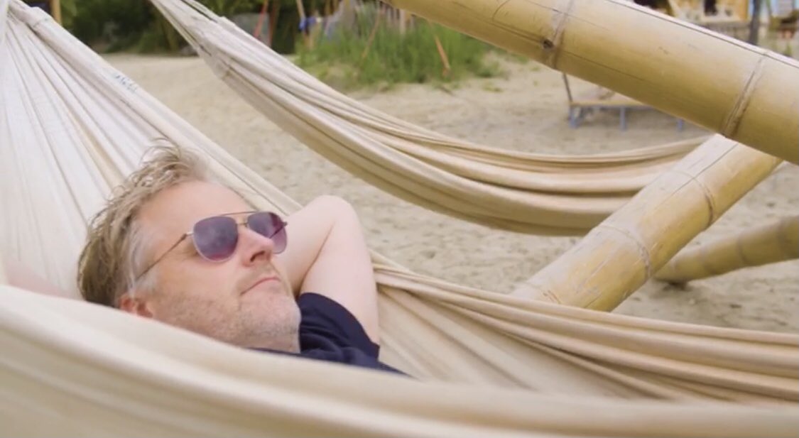 Andre van der Zee tweet media