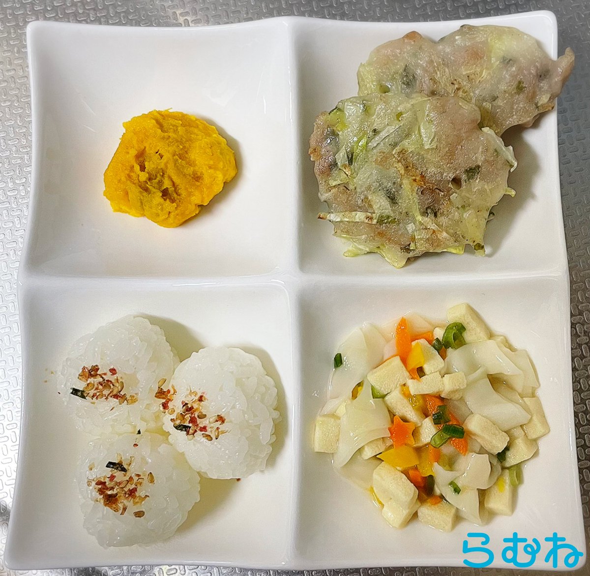 らむね على تويتر 幼児食メモ おにぎり 梅おかかふりかけ 高野豆腐含め煮 高野豆腐 にんじん パプリカ ねぎ 餃子の皮 お好み焼き 豚肉 キャベツ 青のり ミルクカボチャ カボチャ フォローアップミルク 幼児食 離乳食