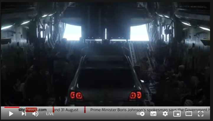 ChristineHoxwo1's tweet image. They put cars before lives, vile disgusting cnts @BWallaceMP. I would push Wallace to one side for any animal