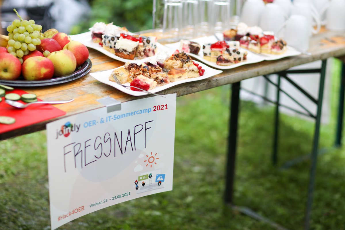 OER_JOINTLY's tweet photo. Tag 2 unseres #Jointly Sommercamps ist gestartet, alle Teilnehmer*innen sind hochmotiviert und nach gemeinsamem Frühstück und -sport voller Elan in den Tag gestartet. #Hack4OER https://t.co/wb0v9T1cVR