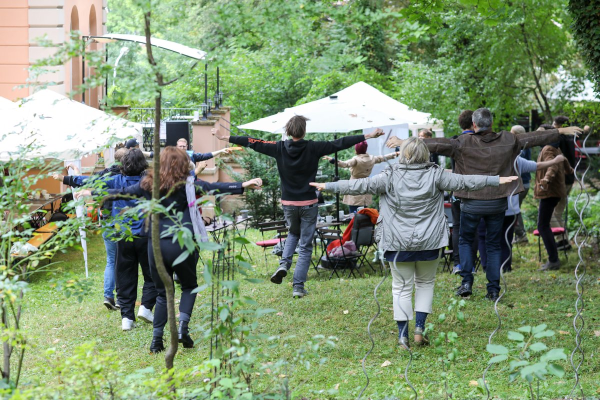 OER_JOINTLY's tweet photo. Tag 2 unseres #Jointly Sommercamps ist gestartet, alle Teilnehmer*innen sind hochmotiviert und nach gemeinsamem Frühstück und -sport voller Elan in den Tag gestartet. #Hack4OER https://t.co/wb0v9T1cVR