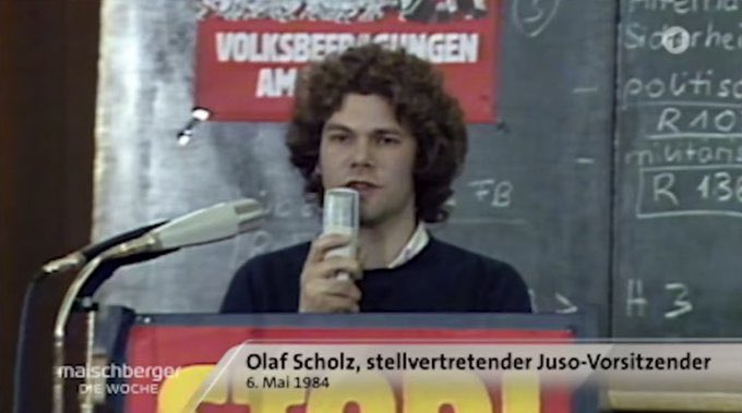 Jagoda Marinic Auf Twitter Heute Abend Treffe Ich Olafscholz Der Lockige Auf Dem Bild Im Willy Brandt Haus K Frenzel Und Ich Fuhren 1 Stunde Gesprach Mit Deutschlands Beliebtestem Kanzlerkandidaten Sagen Zumindest