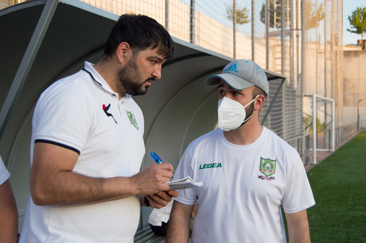🧠 "Una persona inteligente aprende de sus propios errores. Una persona sabia aprende de los errores de los demás."