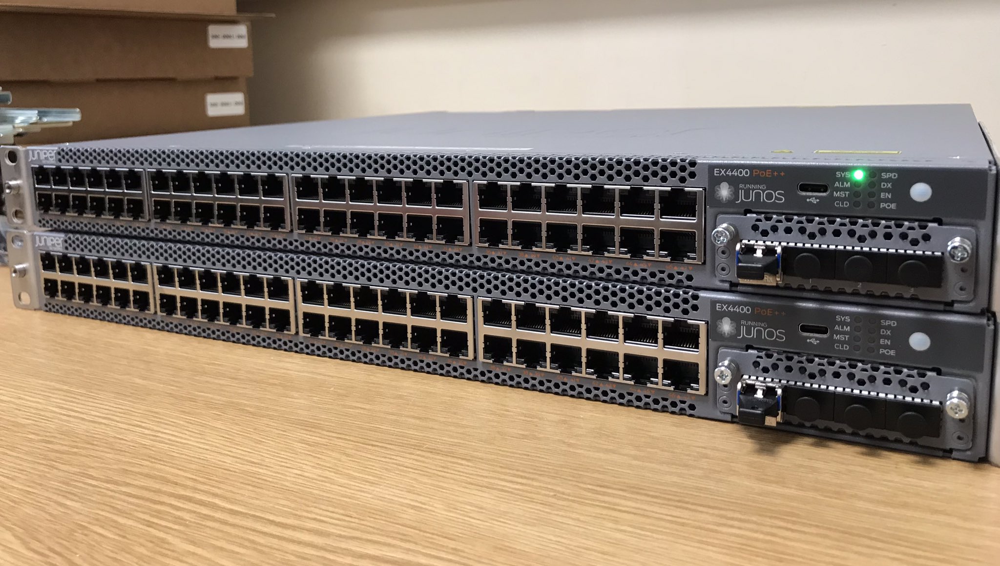 Dan Hearty Alright Let S See What These Junipernetworks Ex4400s Are Capable Of Integrating Them Into This Huge Campus Evpn Vxlan Poc I M Currently Working On T Co Mnlxww0swi Twitter