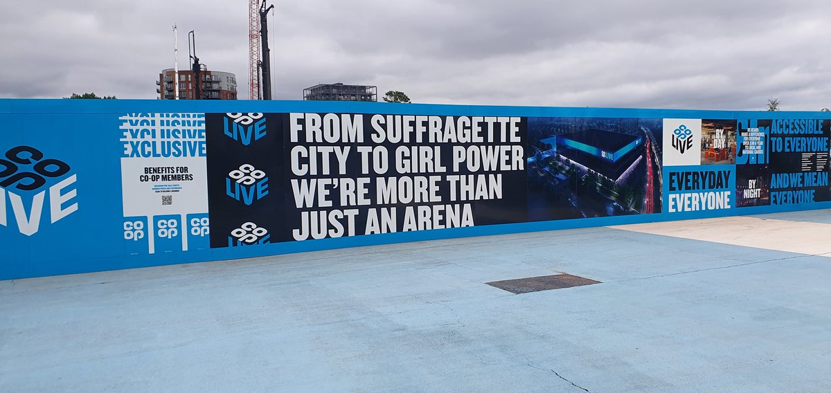 Loving the advertising hoardings for @TheCoopLive @coopuk @liamgallagher @oasis @NoelGallagher @spicegirls 👍👍
#etihadstadium #cooplive #mcfc #ManCity #dontlookbackinanger #Oasis #LiamGallagher #noelgallagher #girlpower #suffragettes