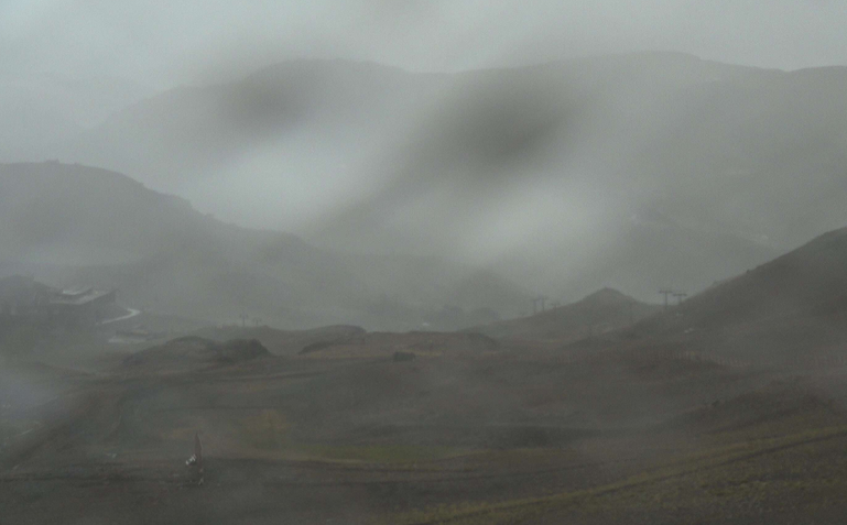 MeteoSN's tweet photo. Fuertes chubascos de agua en #SierraNevada.
Verano de locos. De los 30º a los 10º...
🌧🌩☔
#verano #oladecalor #veranoloco #agosto #sincomentarios #felizmartes #meteo #chubascos #lluvia https://t.co/mDoD7IbYdO