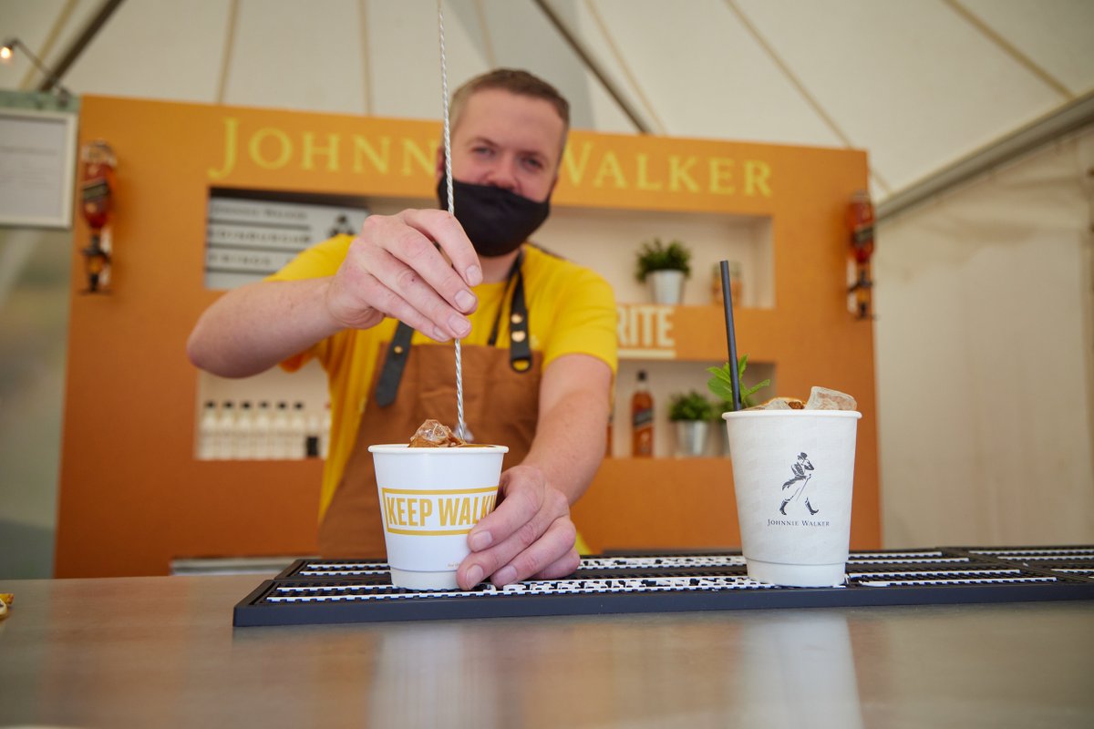 edfringe's tweet photo. The sun is shining... ๐
Itโs the final week of #edfringe 2021... ๐
Check out the @johnniewalker_ Fringe Club bar on the Mound ๐
And please remember to drink responsibly ๐
#KeepWalking https://t.co/FDNJErihUj