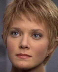 Happy Birthday to Jennifer Lien who played the kind, giving, loving Kes on Voyager. 