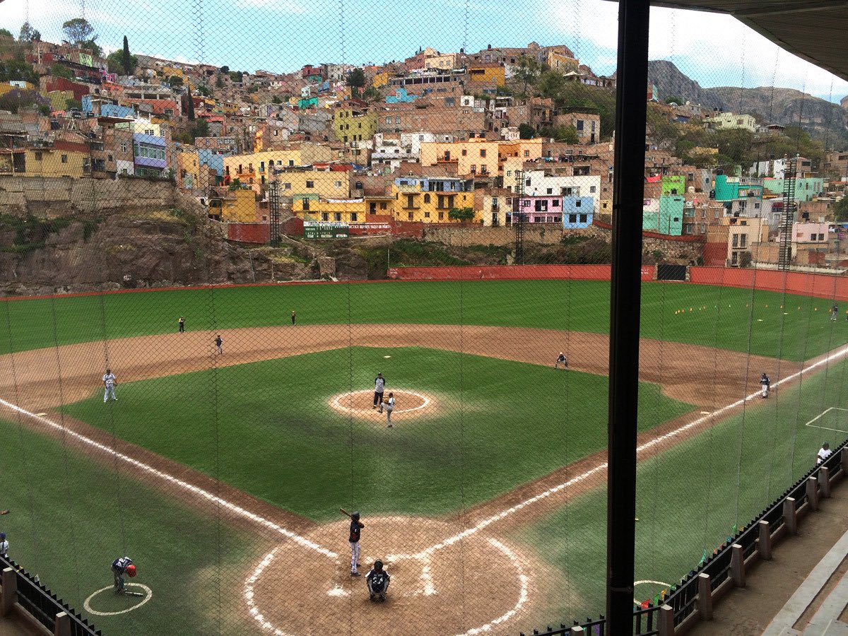 nut_history's tweet photo. Love the background of this ball diamond in Mexico https://t.co/2cTIfKVpH3