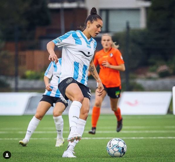 Beyond 90 (@beyond90au) on Twitter photo 🇦🇺 AUSSIES IN DENMARK & ICELAND 🇩🇰 🇮🇸
Overnight action -
🇩🇰: Clare Wheeler, <a href="/IndiahRiley/">Indi</a> & <a href="/HeyAngieBeard/">Angela Beard</a> all started for <a href="/FortunaHjorring/">Fortuna Hjørring</a> in their 3-0 home win vs <a href="/aabsportdk/">AaB</a>
🇮🇸: <a href="/emmachecker/">Emma Checker</a> led <a href="/selfossfotbolti/">Selfoss fótbolti</a> to a 6-2 home win vs <a href="/IBVsport/">ÍBV Vestmannaeyjar</a> (📸 from previous game) 🇦🇺 AUSSIES IN DENMARK & ICELAND 🇩🇰 🇮🇸
Overnight action -
🇩🇰: Clare Wheeler, <a href="/IndiahRiley/">Indi</a> & <a href="/HeyAngieBeard/">Angela Beard</a> all started for <a href="/FortunaHjorring/">Fortuna Hjørring</a> in their 3-0 home win vs <a href="/aabsportdk/">AaB</a>
🇮🇸: <a href="/emmachecker/">Emma Checker</a> led <a href="/selfossfotbolti/">Selfoss fótbolti</a> to a 6-2 home win vs <a href="/IBVsport/">ÍBV Vestmannaeyjar</a> (📸 from previous game)