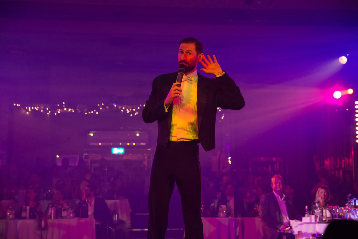 Lot’s of new dates in London for this weekend 👇

🍦 Grab a scoop from the incredible La Geletaria…

💦 Bob about with Skuna…

🍤 Treat yourself to tapas in Covent Garden…

🥂 Dinner overlooking South Bank… 

💃 Enjoy an evening of cabaret… 

🔗 bit.ly/london-date-id…