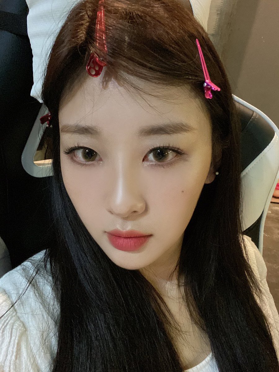loonatheworld tweet picture