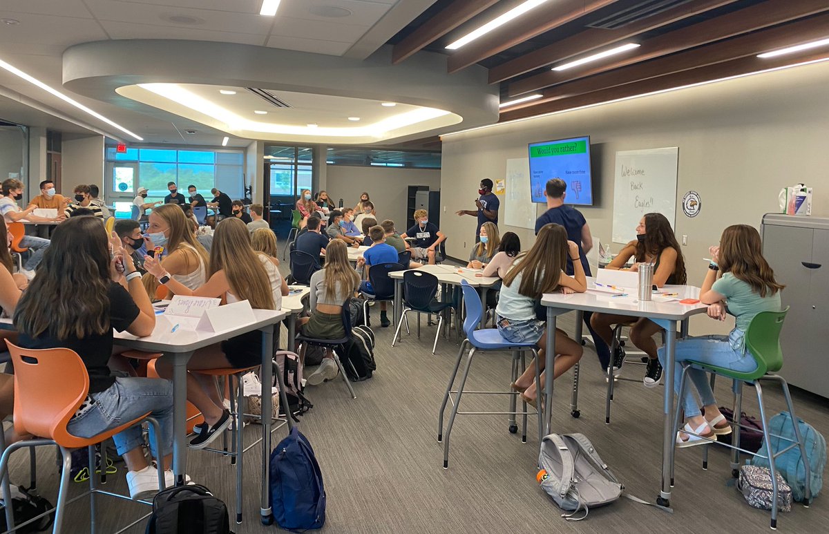 North Nation 9 &amp; 10 welcoming their new crews! <a href="/NNbyDesign/">North Nation By Design</a> #LPS1stDay #LPSleads