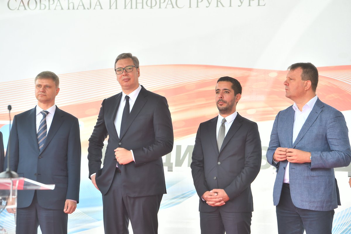 Председник Александар #Vucic <a href="/avucic/">Александар Вучић</a> изјавио је, поводом завршетка грађевинских радова на деоници пруге Стара Пазова - Нови Сад, да се приводи крају велики посао на најлепшем делу пруге од Београда до границе са Мађарском. sns.org.rs/novosti/vesti/…