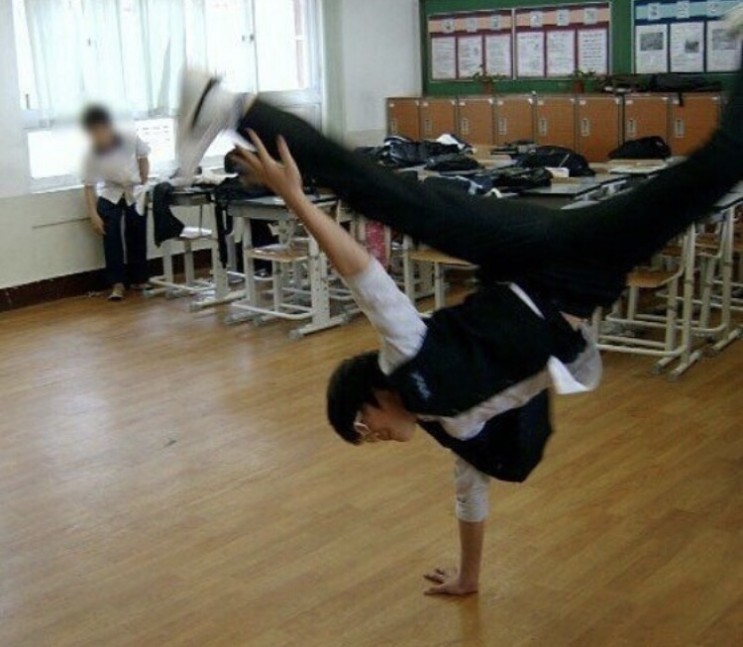 ourdaniel_com's tweet photo. “You can’t b-boy well if you’re not fit so I learned to dance while developing my muscles &amp; I always stayed until the academy closed to practice. That effort had been my foundation” @konnect_danielk 

#StreetWomanFighter_KD
#매운맛스우파_리액션장인_MC녤피스
#녜리도_스우파는못참지 https://t.co/x2wXhghRk5