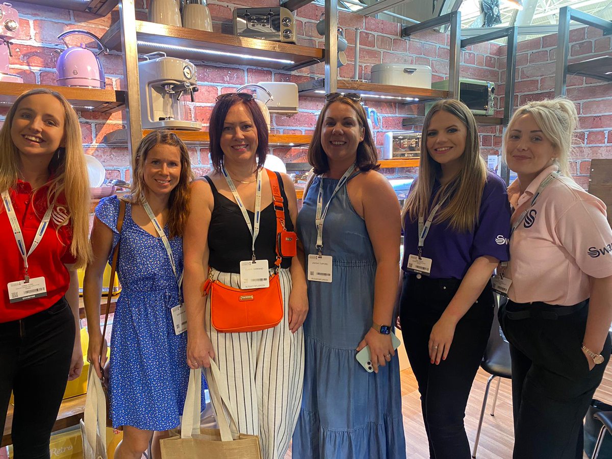 SwanBrandUK's tweet photo. So nice to see some of our fabulous influencers 🤩#Excshow @ExclusivelyShow https://t.co/OkpzIOMlAv