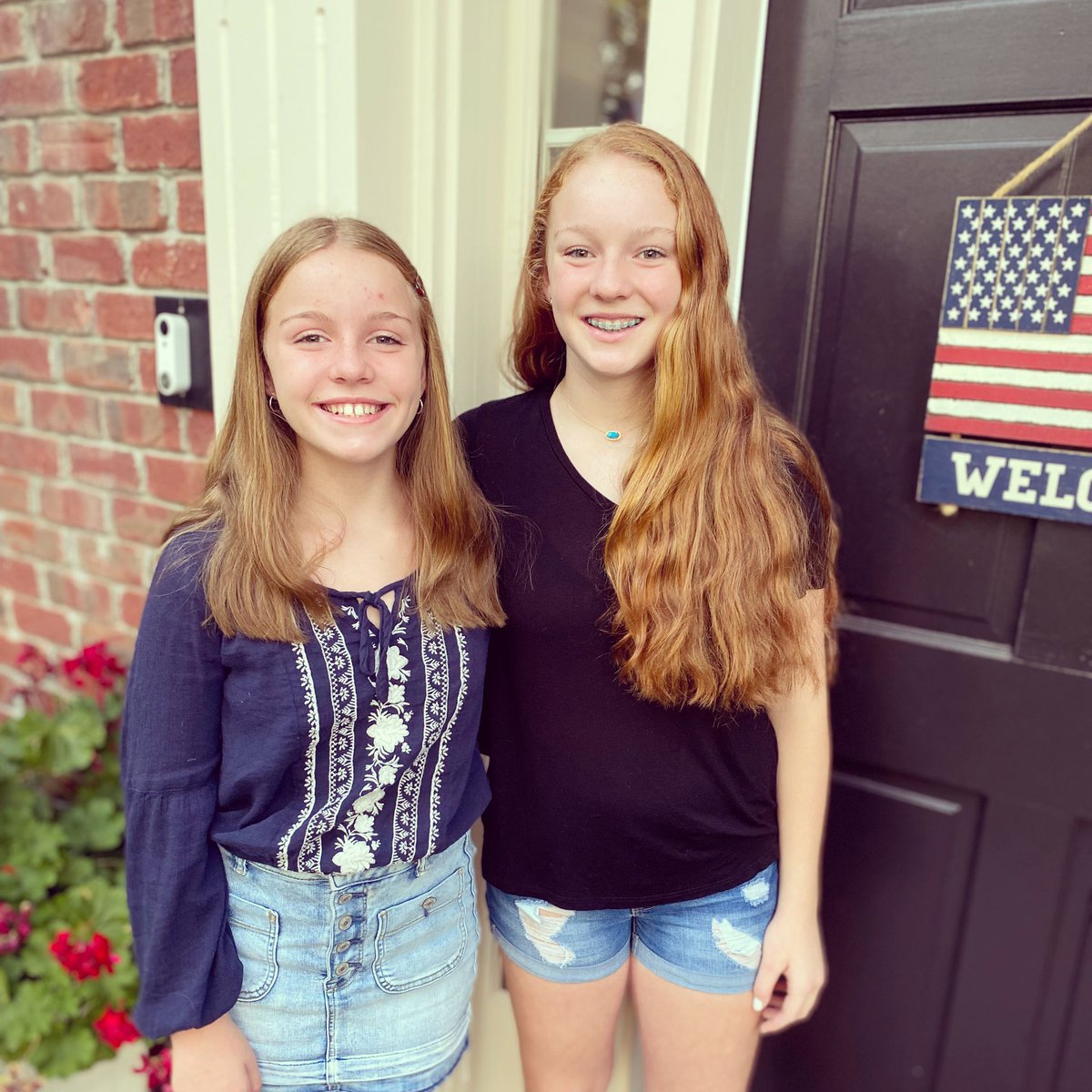 MrsAckart's tweet photo. These two Eagles are ready for their first day! @LNEagleNews @heritagescoop #LPSFirstDay https://t.co/j9qxoD8AcE