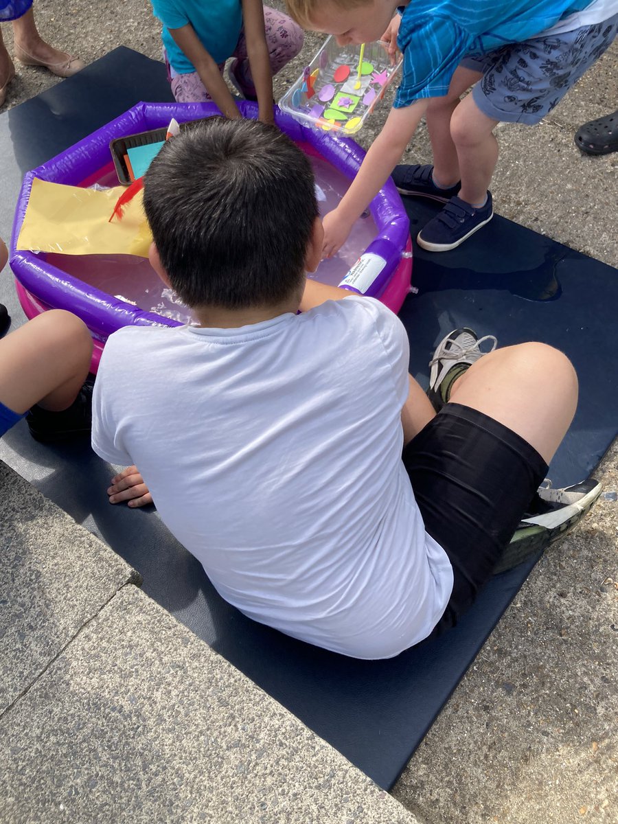 StFrancisStrood's tweet photo. Our #HAFPlayscheme on its penultimate day and we are all about the water-worthy boats. Great effort. @medway_council @SeeOfRochester https://t.co/M6wJGr74wp