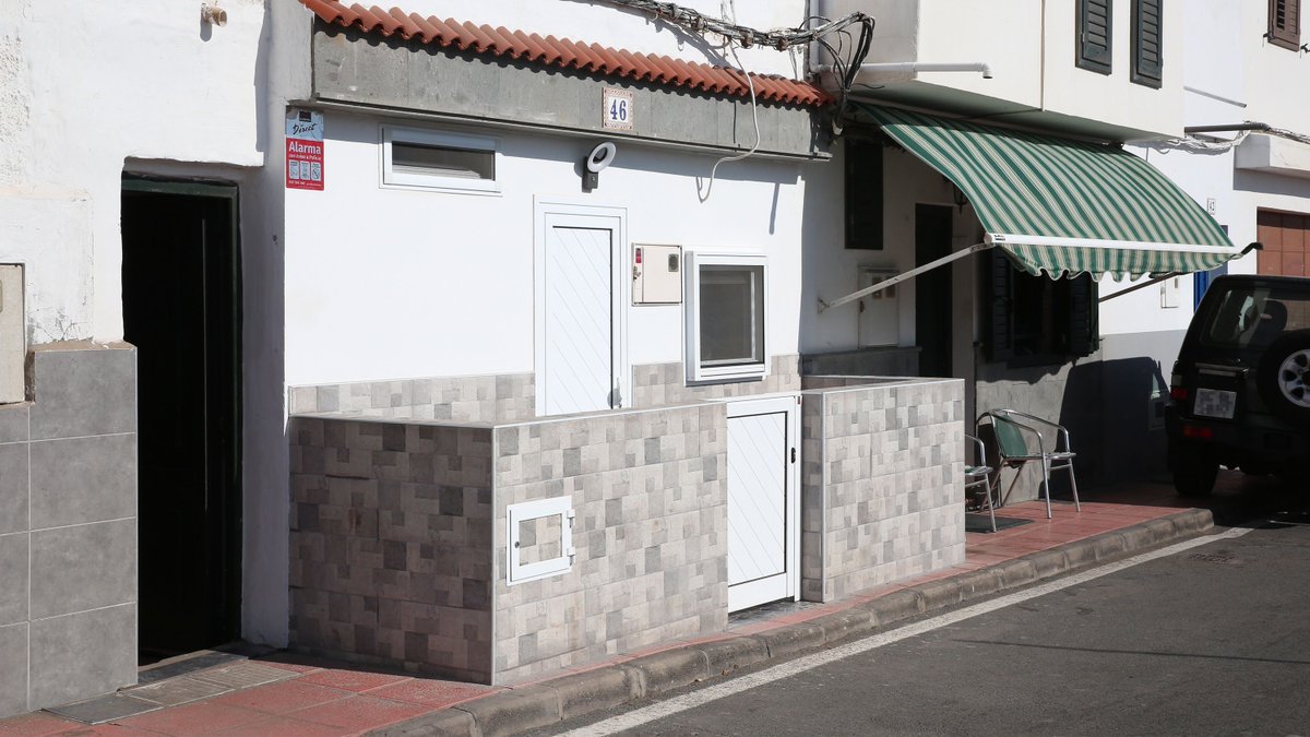 Huevazos nivel premium 😂

Un vecino amuralla la acera para hacerse una terraza sin autorización 🙈
forocoches.com/foro/showthrea…