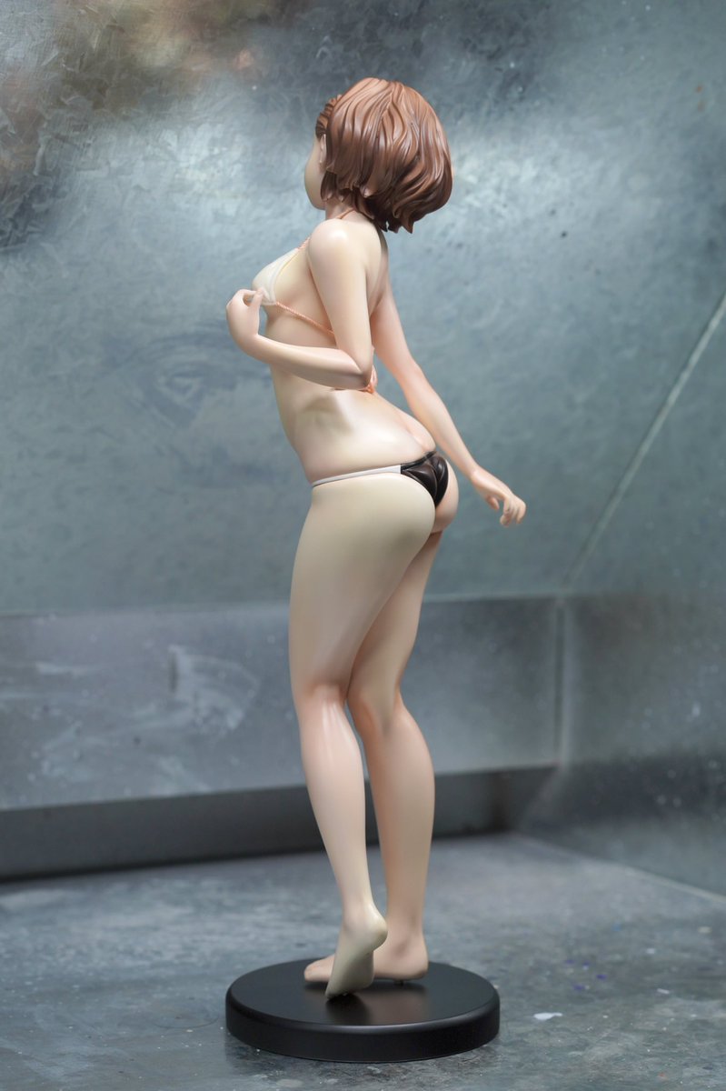 ものすごくめんどくさい作業だけが残っておもむろに撮影会を始める。あとは、
・ビキニ紐をエポパテでなんとかする。したい
・日焼けコート
・ビキニ仕上げる
・スタンドに砂浜を盛る
くらいかな。 