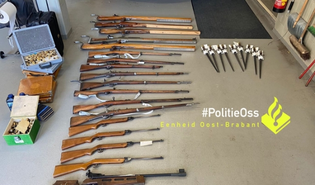 Flinke hoeveelheid gestolen wapens in Osse woning