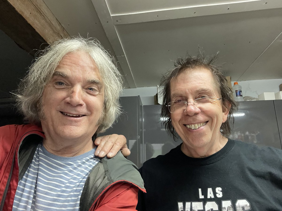 My <a href="/MichaelKellyGtr/">Michael Kelly Gtrs.</a> Enlightened Tele now has a G bender installed by top luthier/guitar God <a href="/RobbieGladwell/">Robbie Gladwell</a> Find 🇬🇧Robbie at drrobertsguitarsurgery.com The G bender was made by my erudite pal Chase in Alabama 🇺🇸at shoalsbenders.com Yes, G bender, not B bender! 🎸TWANG!