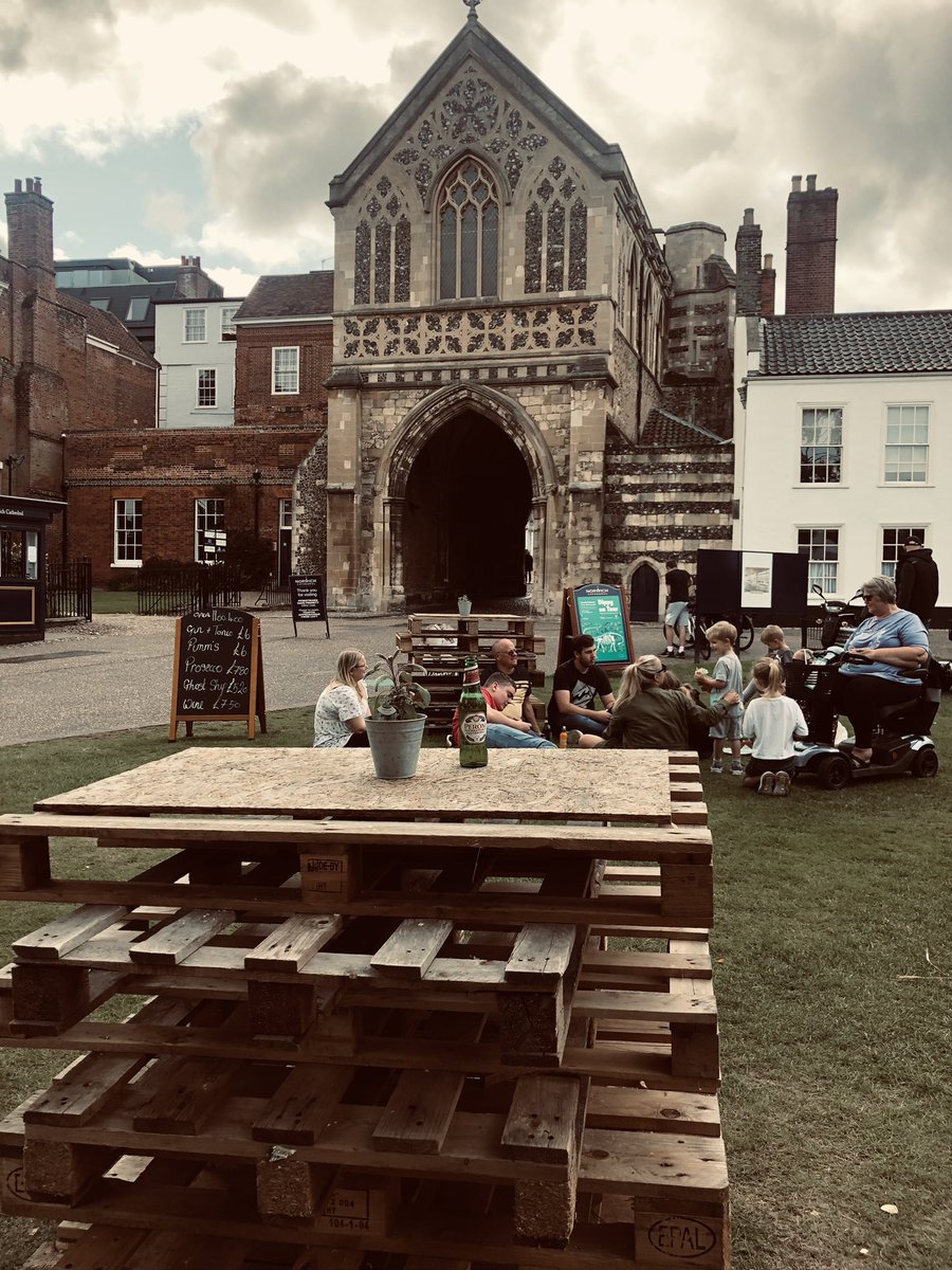 Stack of pallets for one please 😂👍 Beautiful Cathedral