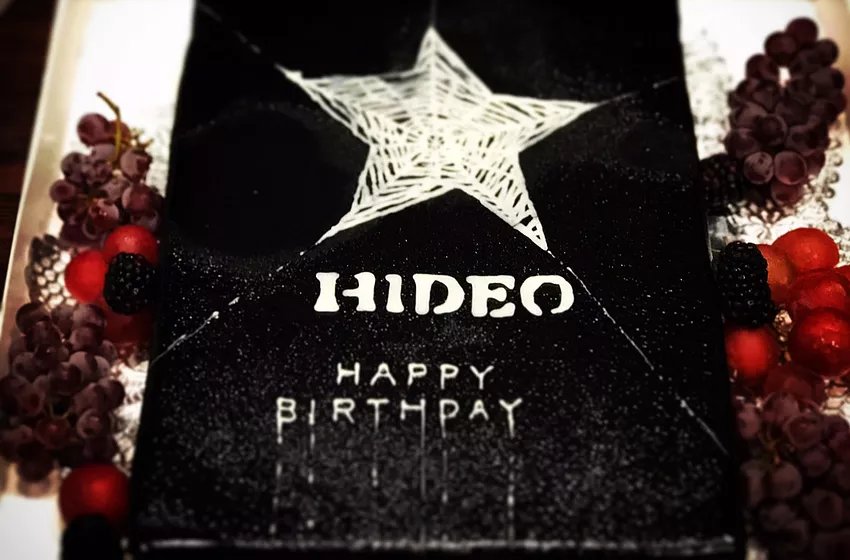 KojiProFans's tweet image. Happy Birthday MR. @Kojima_Hideo! 🎂🌈👶
Have a wonderful happy, healthy Birthday and many more to come. Wishing you all the best on your special day & Always...❤️
TOMORROW IS IN YOUR HANDS...🙌 @KojiPro2015_EN